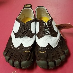 NWT Vibram five fingers Golf Shoes